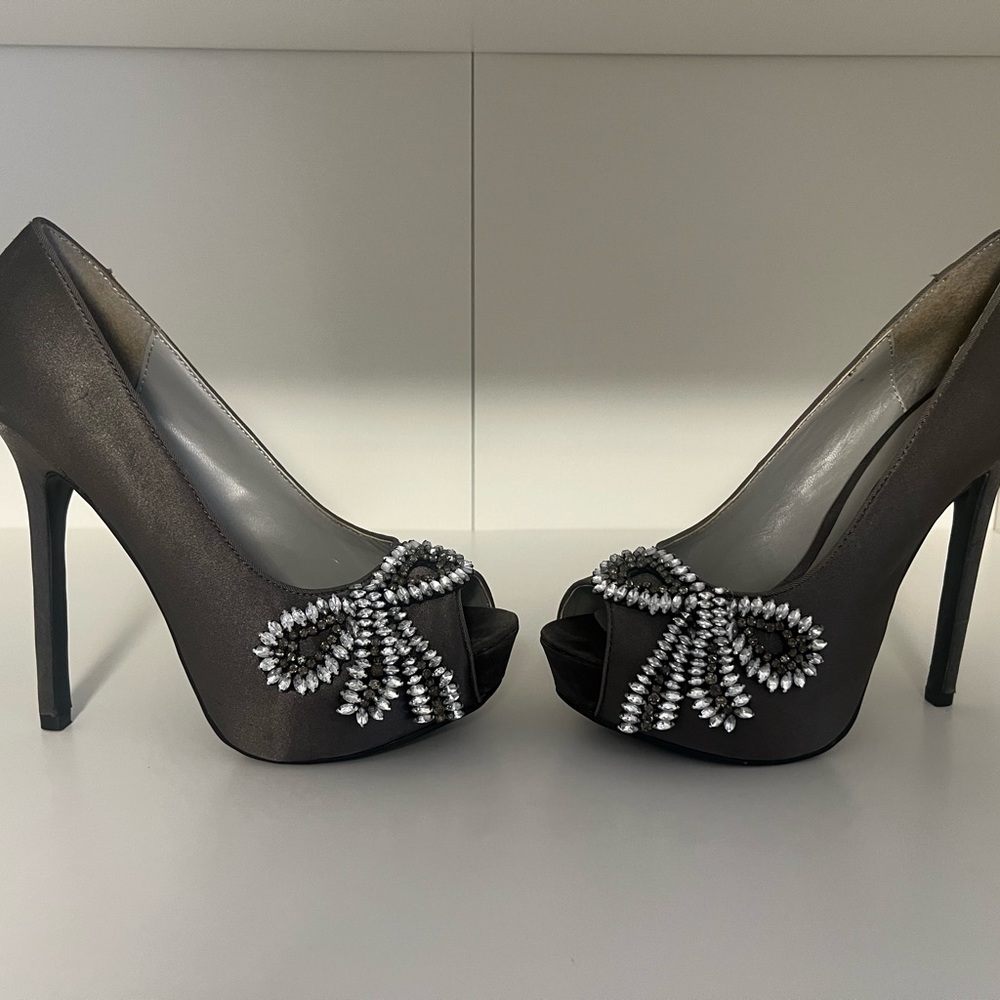 White by Vera Wang Black Heels with Silver Embellishments